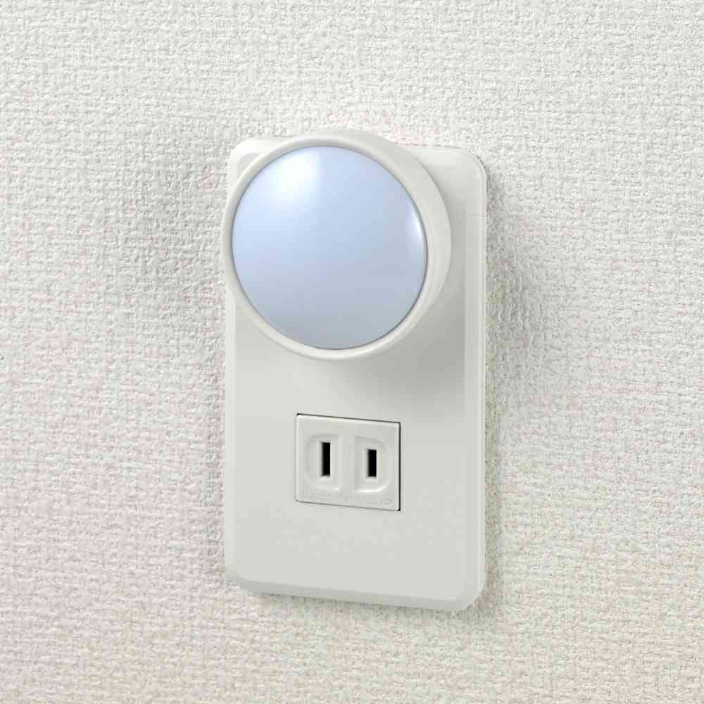 ELPA LED Light with Switch PM-LA101 (W)