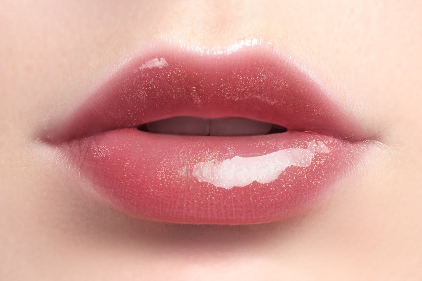 Kose Up to Me Hug My Lip Color Lock Plumper 004 White Lie 5g