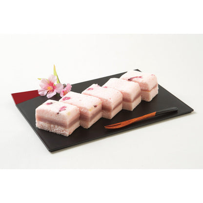 Shinkinedo Sakura Fluffy & Strawberry Mousse Daifuku Set