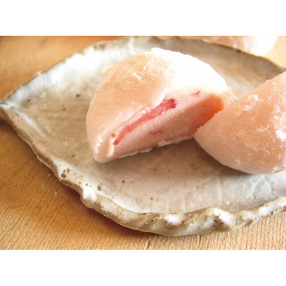 Shinkinedo Sakura Fluffy & Strawberry Mousse Daifuku Set