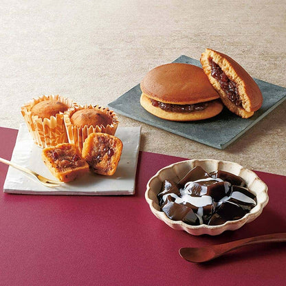 Sweet Delights: Fluffy Dorayaki and Confectionery Assortment 13 Pieces
