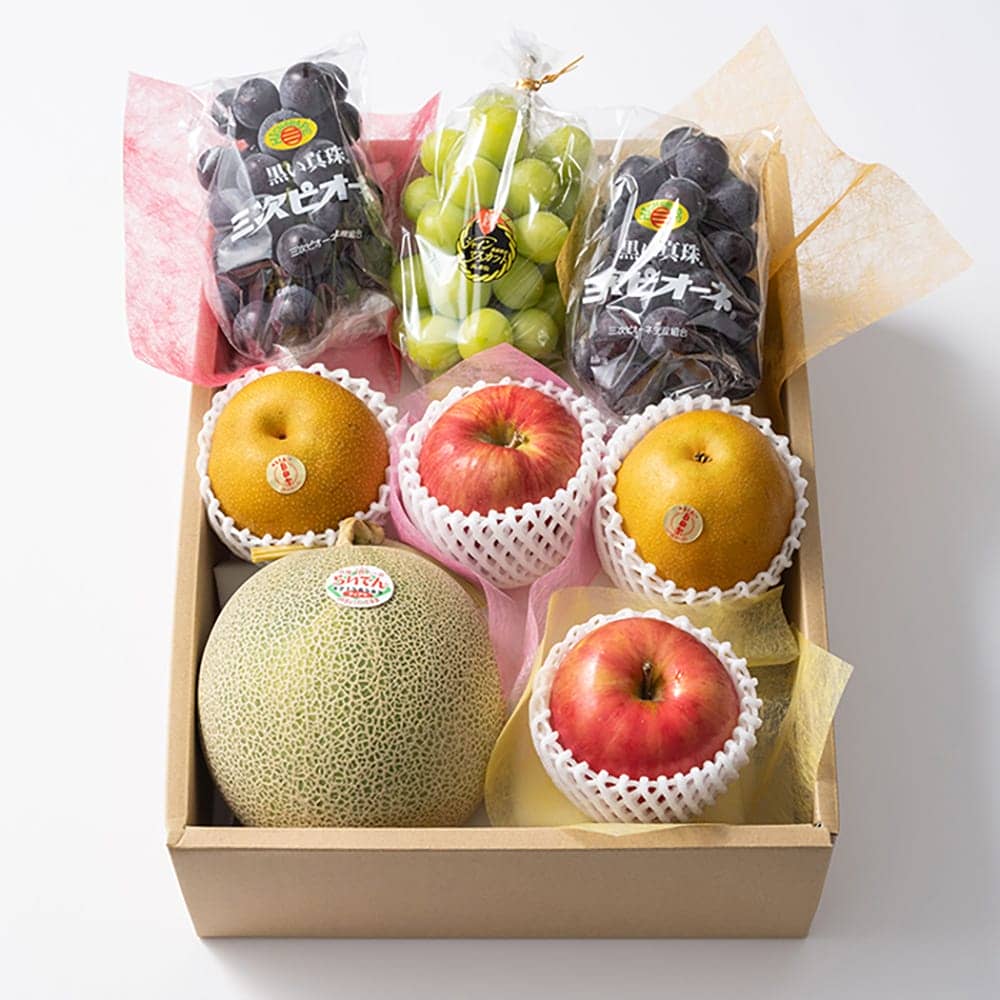 Hoshi Fruits Seasonal Fruit Box EN