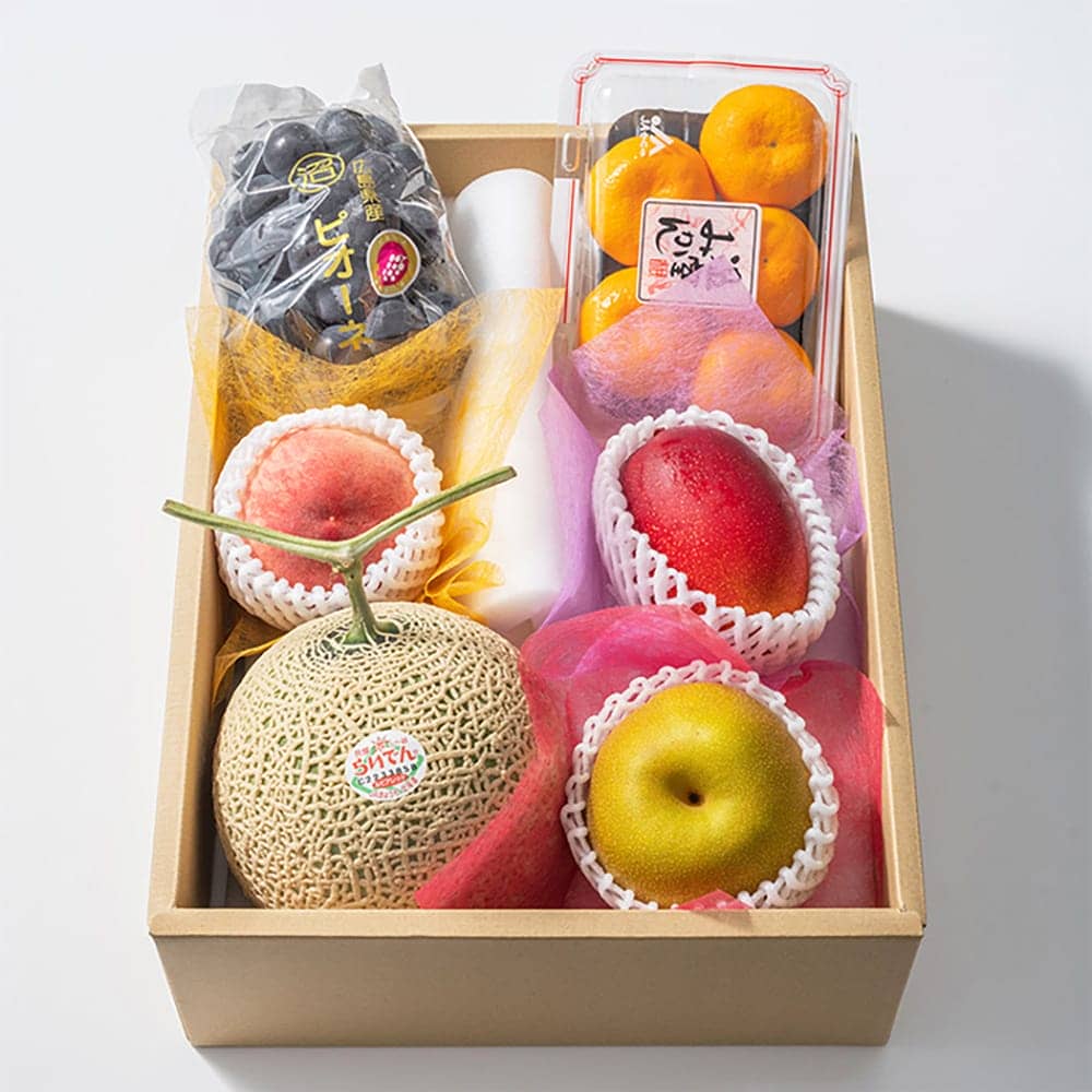Hoshi Fruits Seasonal Fruit Box EN
