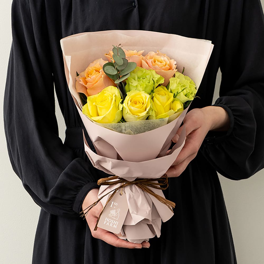 Frill Passion 8 Stems & 7 Fruit Pound Cake