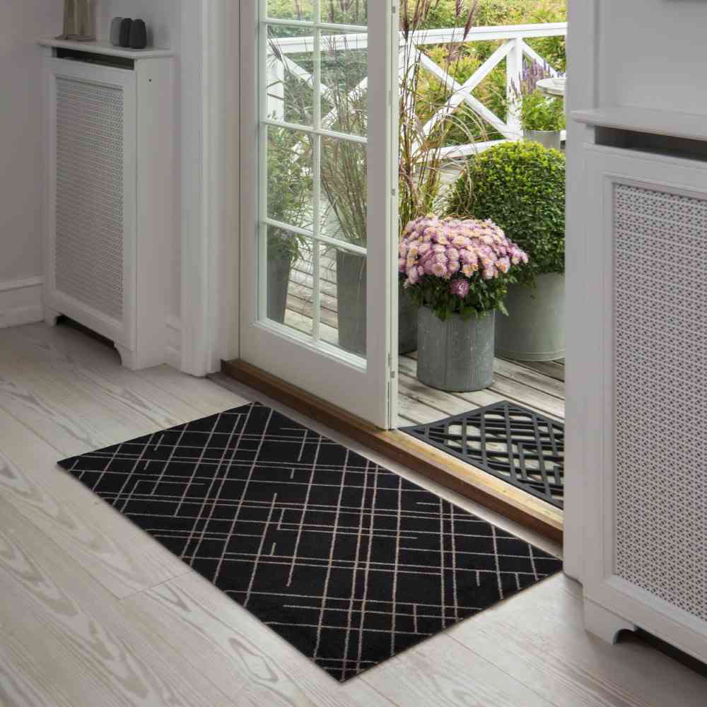 Fujie tica copenhagen Floor Mat 67×120 LINES Black/Sand