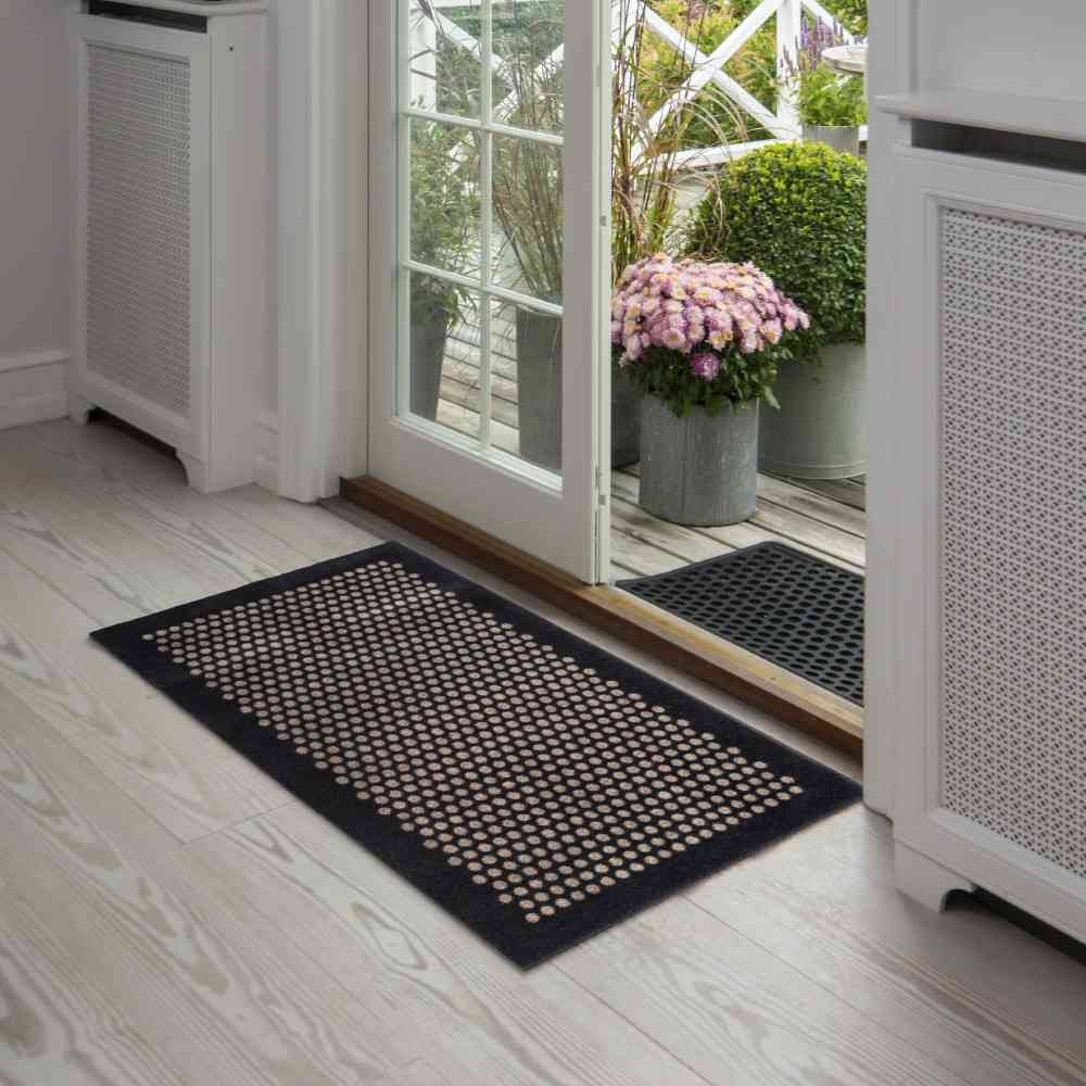 Fujie tica copenhagen Floor Mat 67×120 DOT Black/Sand