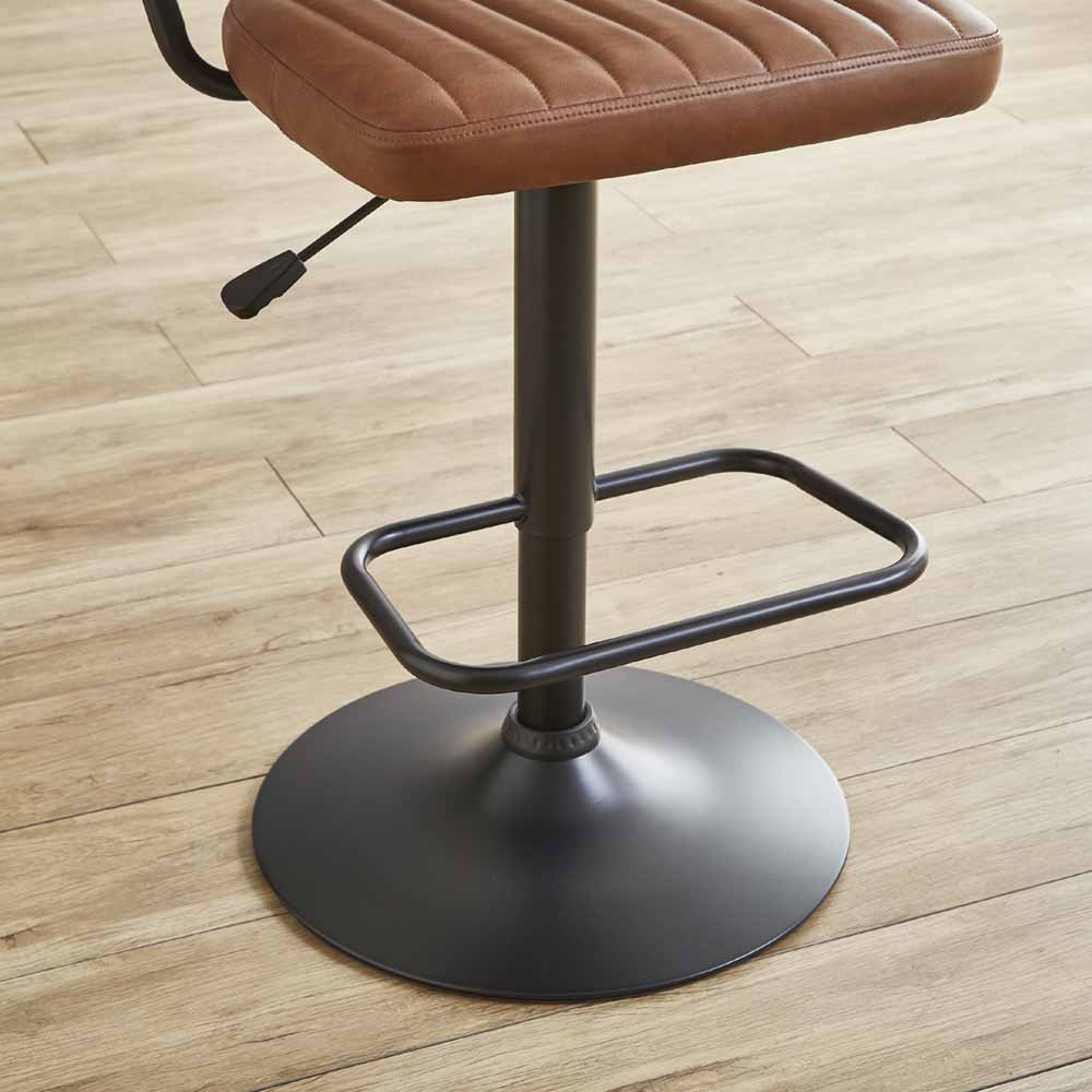 Spacious Armrest Bar Chair Light Brown CC-IZ