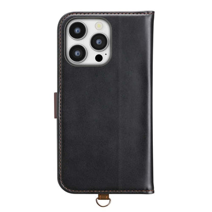 PGA iPhone 16 Pro Flip Cover Black PG-24BFP02BK