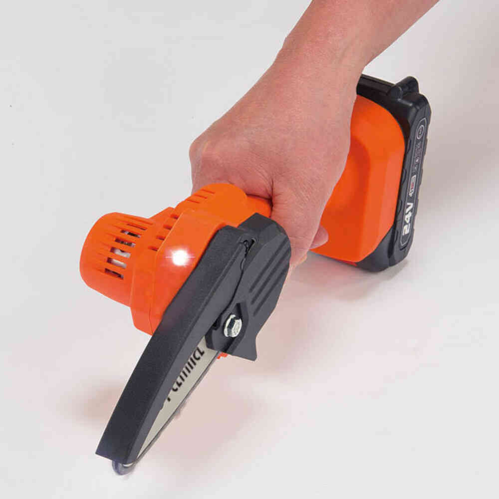 Handy Chainsaw 6-Piece Set with Extra Battery