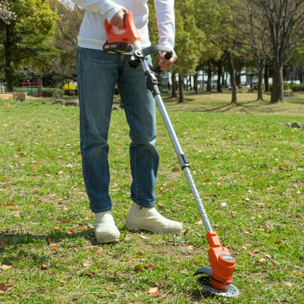 Rechargeable 4-WAY Grass Cutter 24-Piece Set + Extra Battery