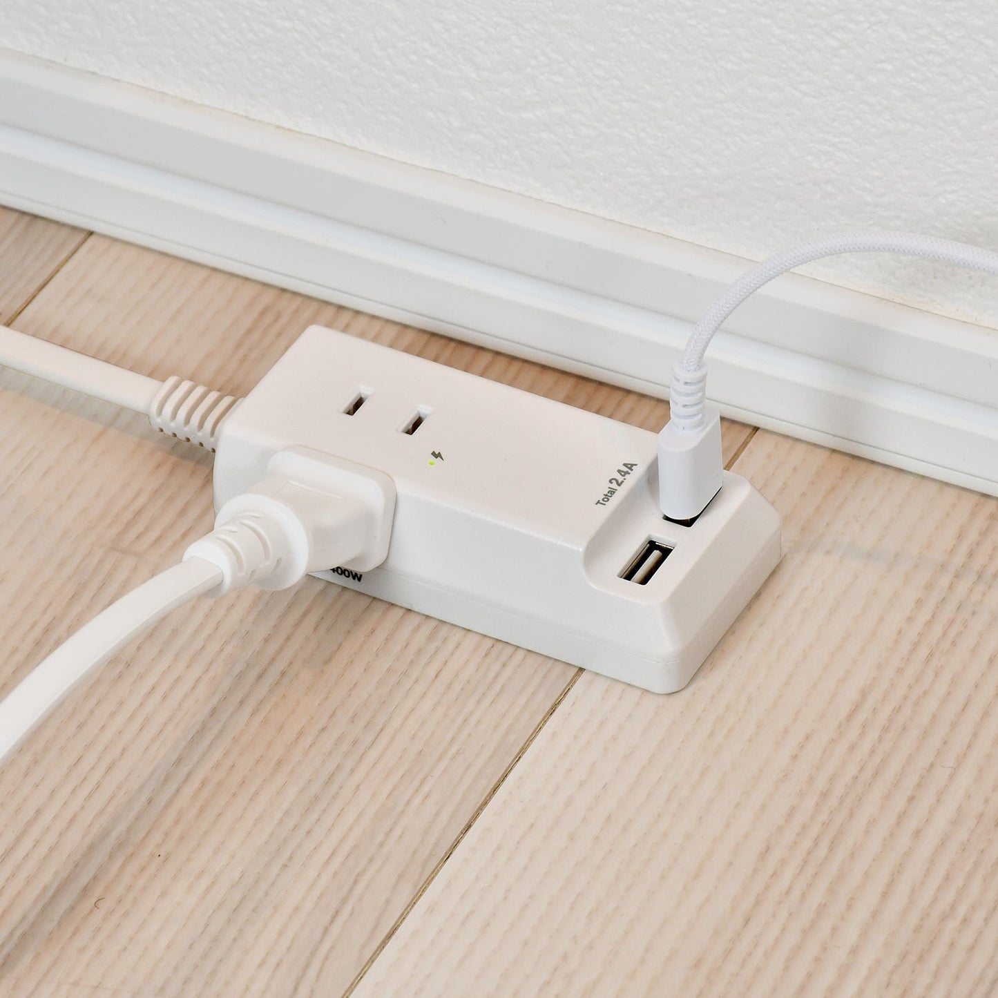 ELPA Lightning Surge Protector Tap with USB Cable 1.5m 3 Ports WL-2215SU