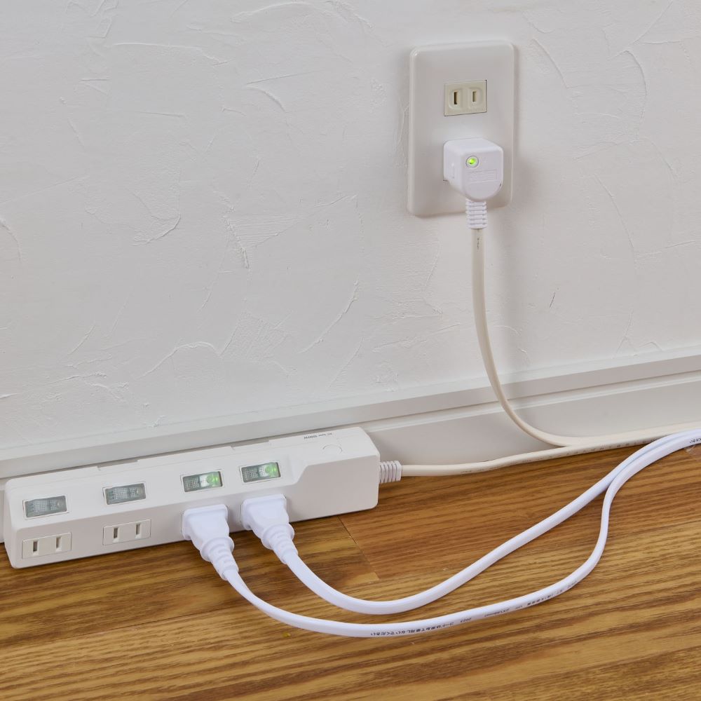 Elpa ELPA Lightning-Proof Switch Tap 4P2M Surge Guard LED Indicator for ON/OFF Energy Saving WLK-42S (W)