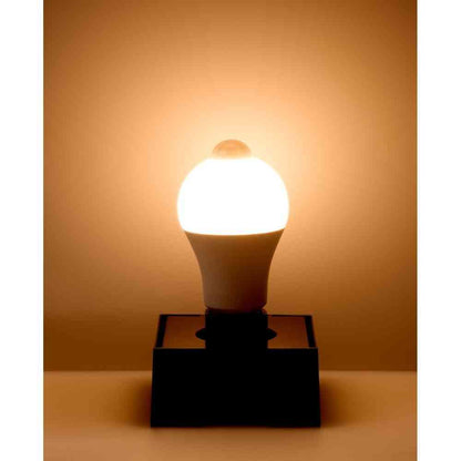 ELPA Human Sensor LED Bulb 60W Equivalent