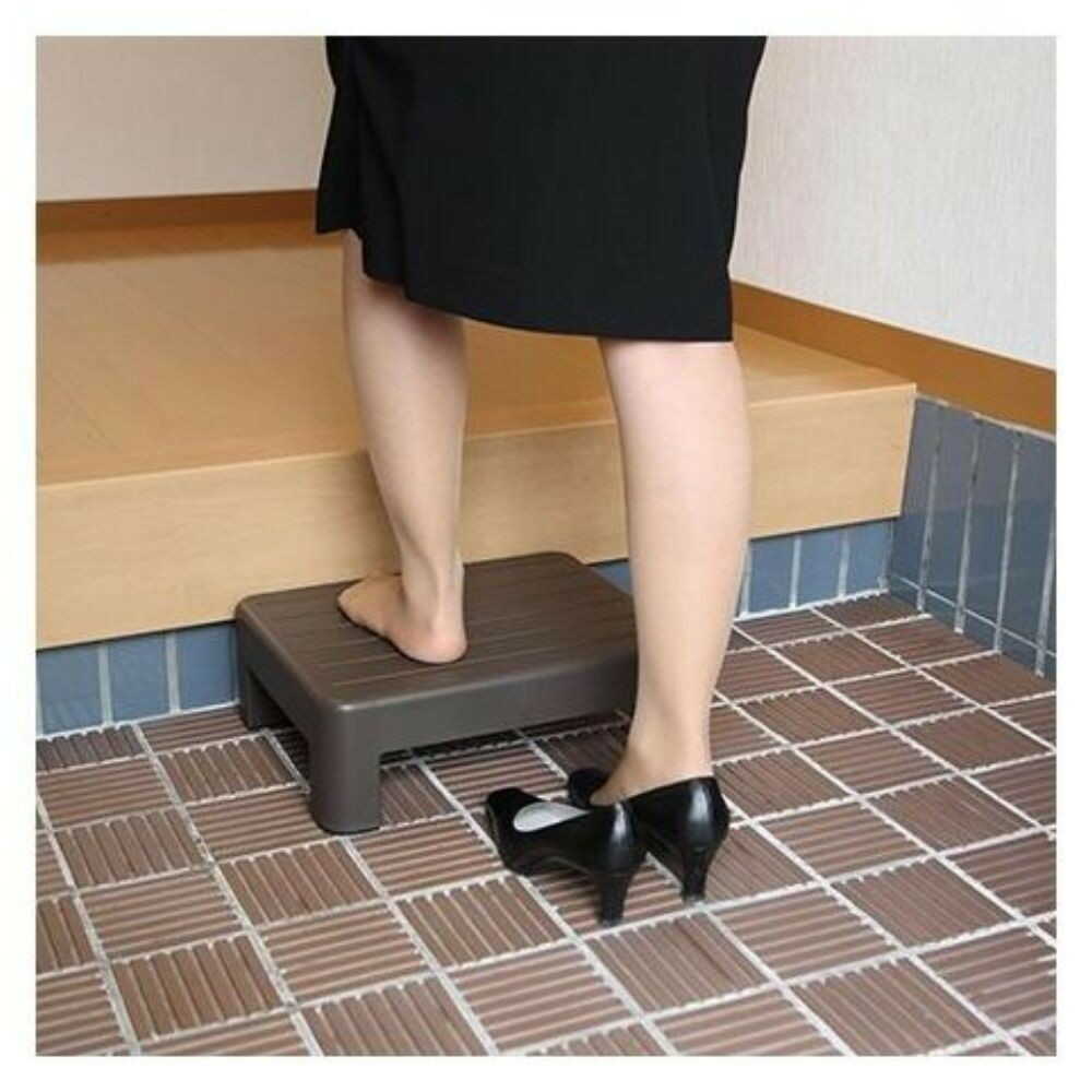 Kohara Small Entrance Step Stool Brown