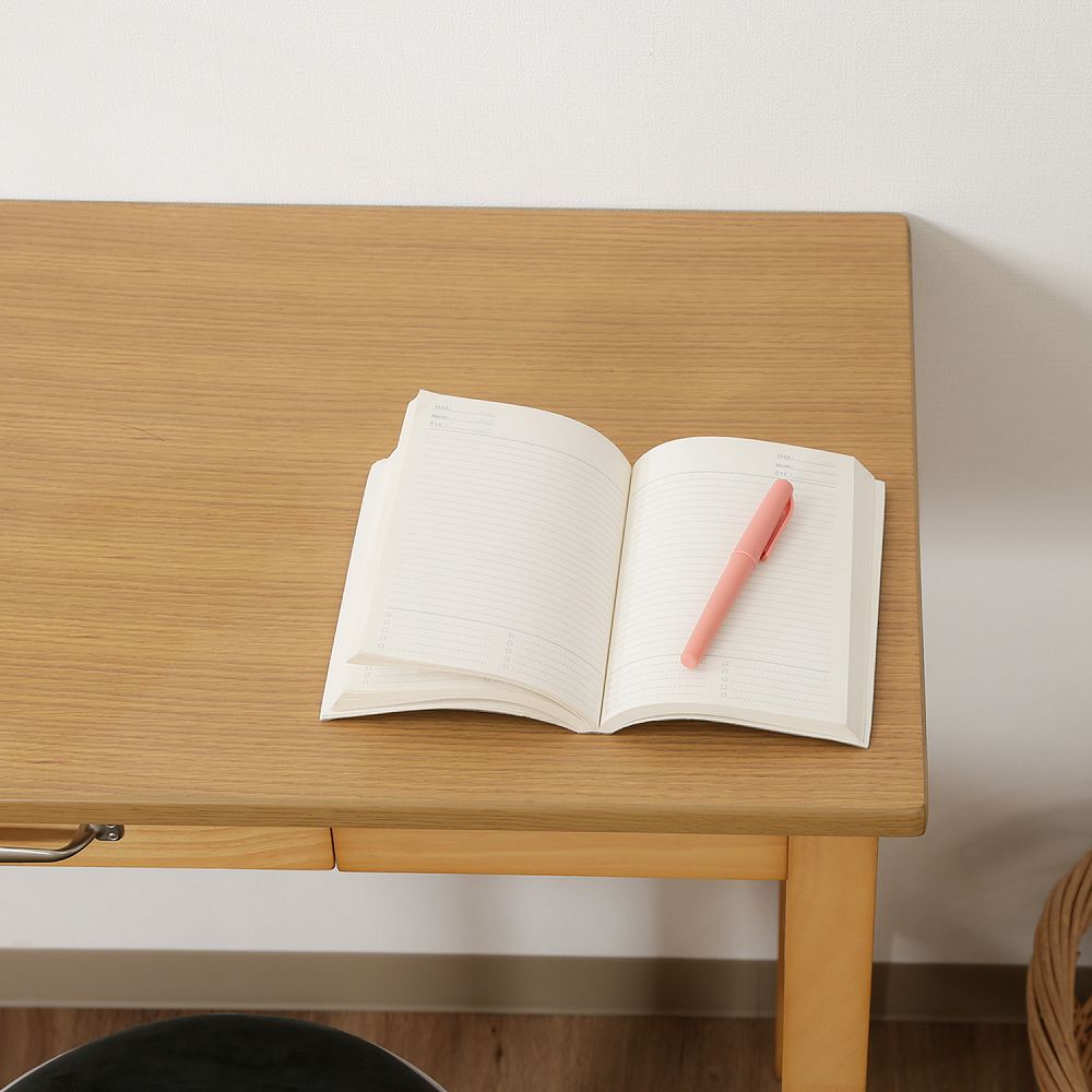 Desk Manchester NA 10884