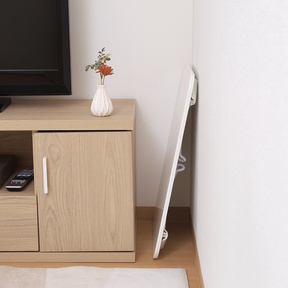 Muted Color Table Claire 6040 White 85379
