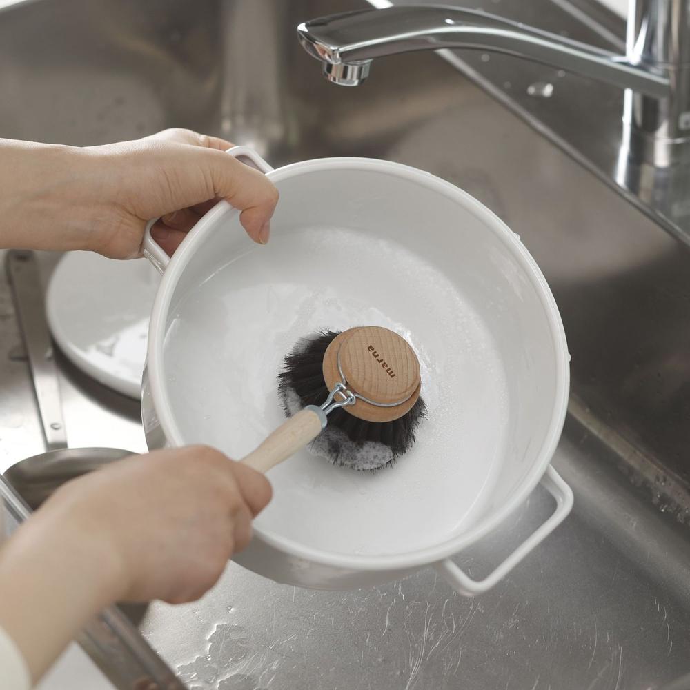 Marna Large Pot & Frying Pan Brush K814